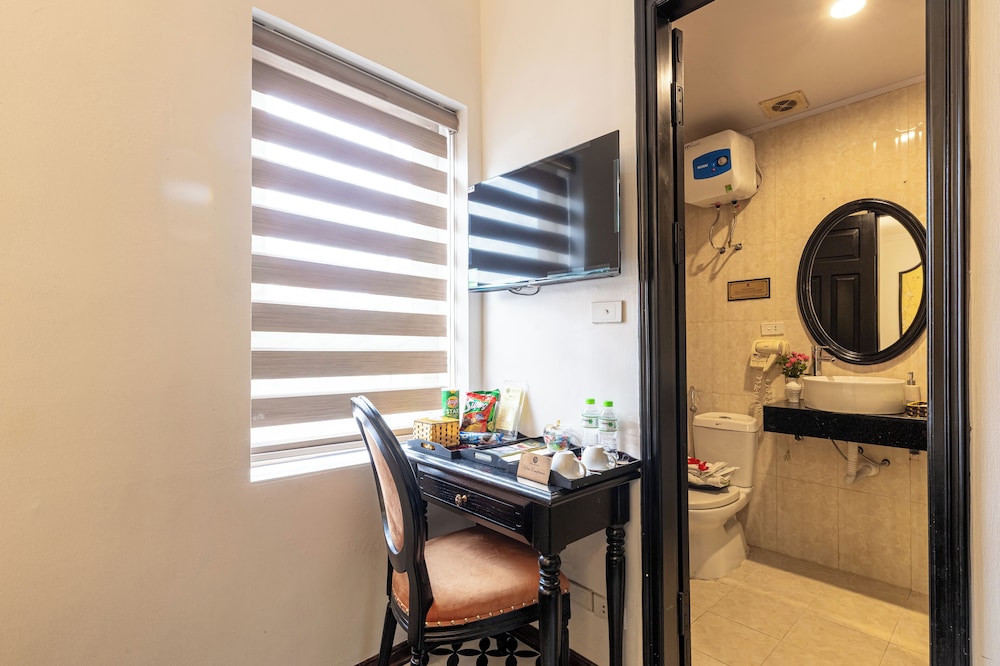 Hanoi House Hostel & Travel 51/57