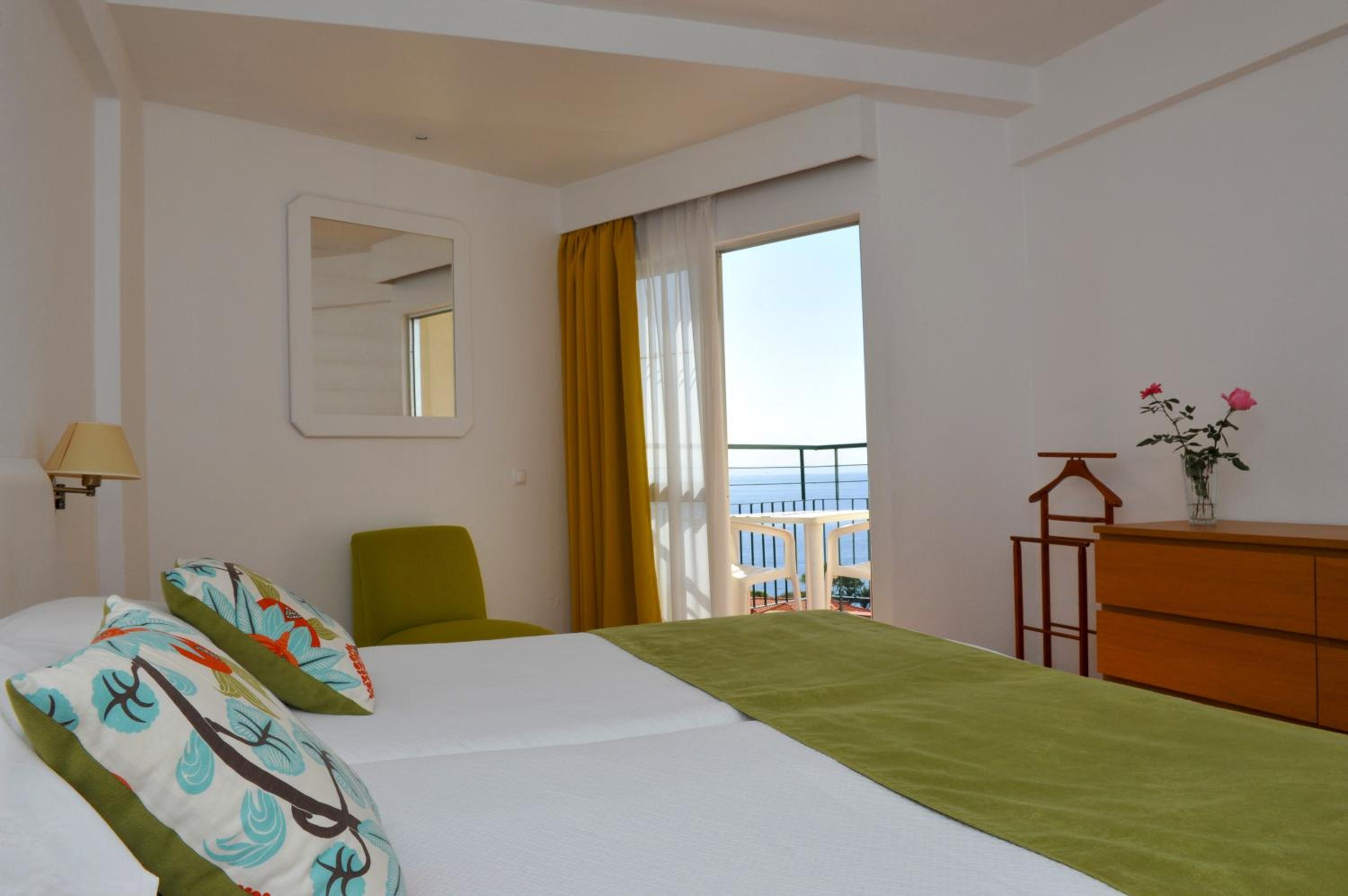 1 BEDROOM, APARTMENT