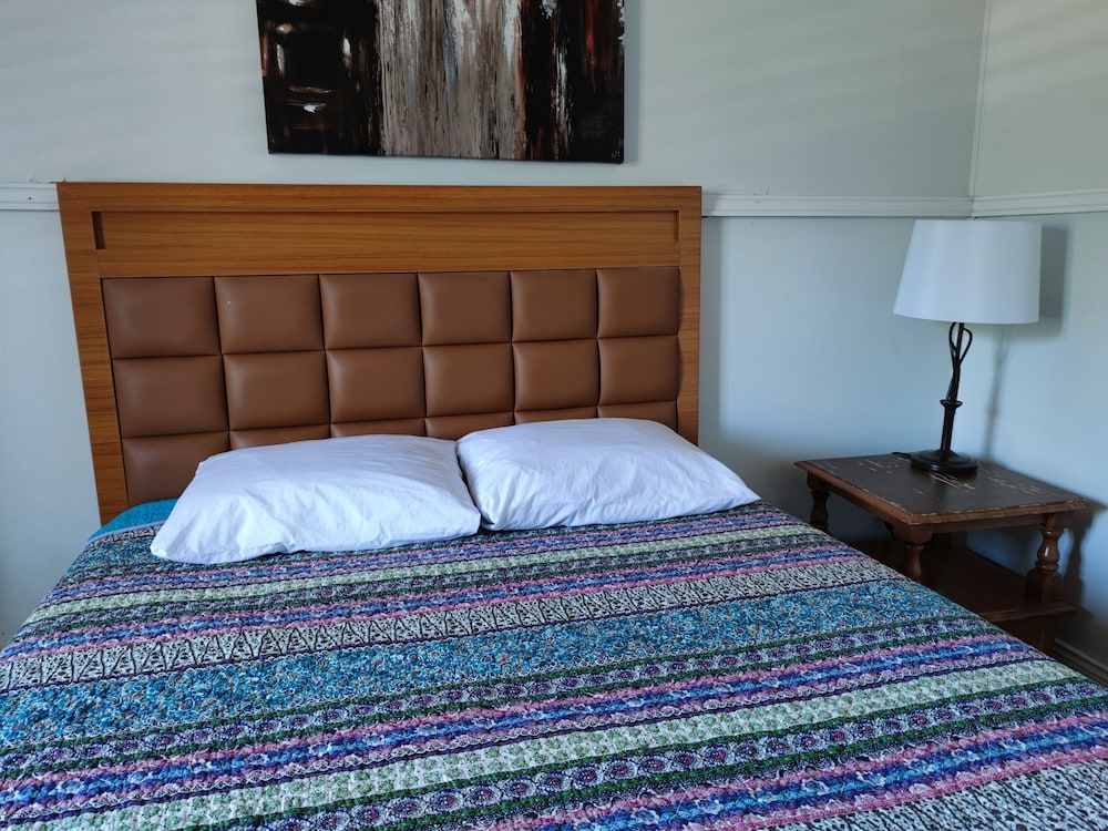 Pemberton Hotel (Motel) 29/49