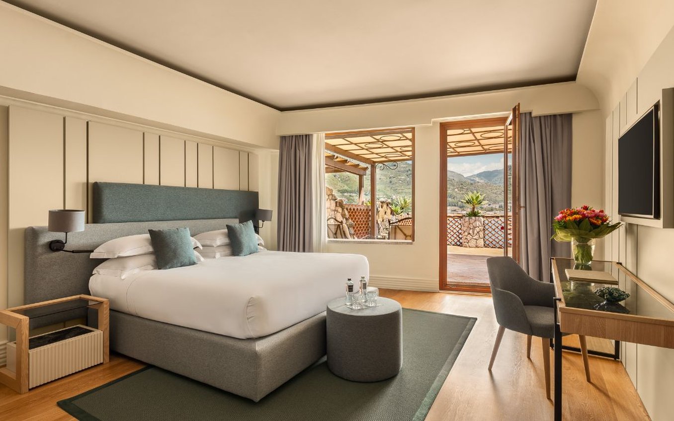 Premium, Deluxe, Sea View
