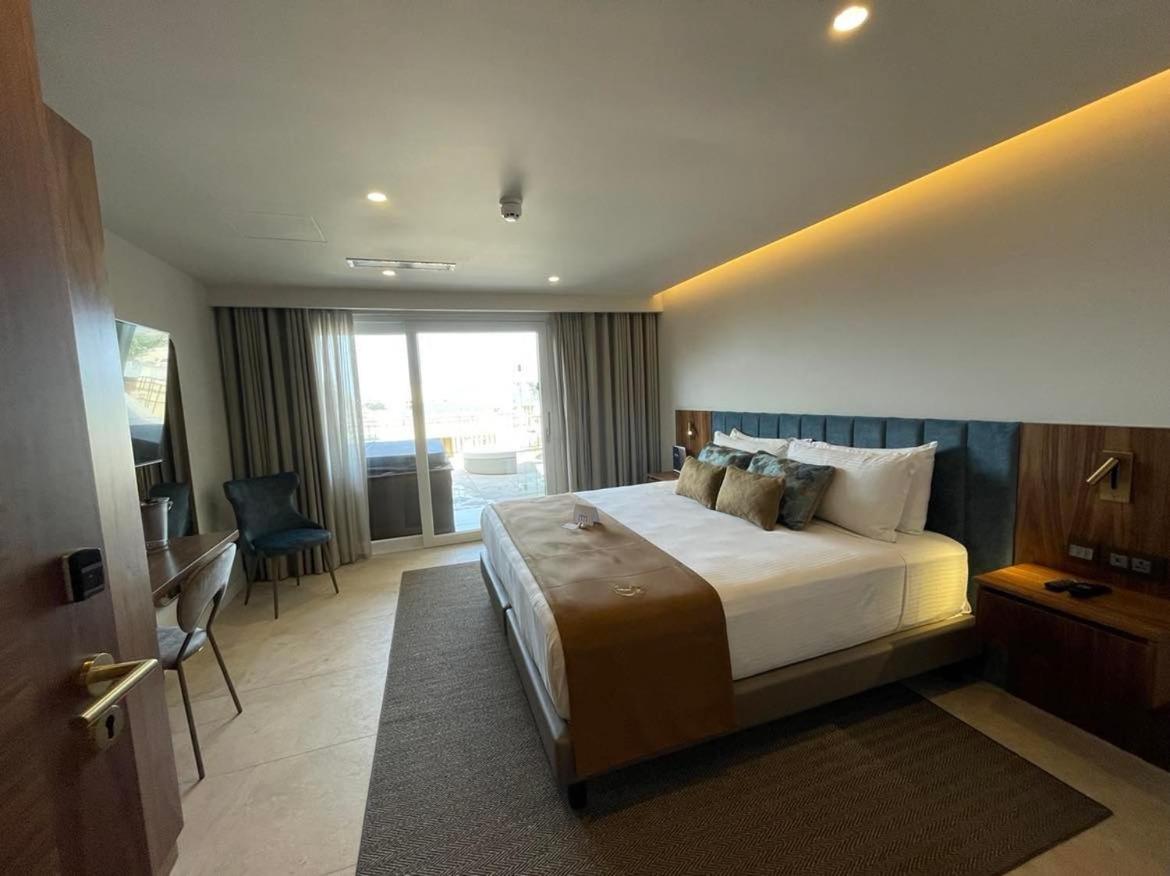 Executive, Double Bed, Citadel View, Sauna, Hot Tub