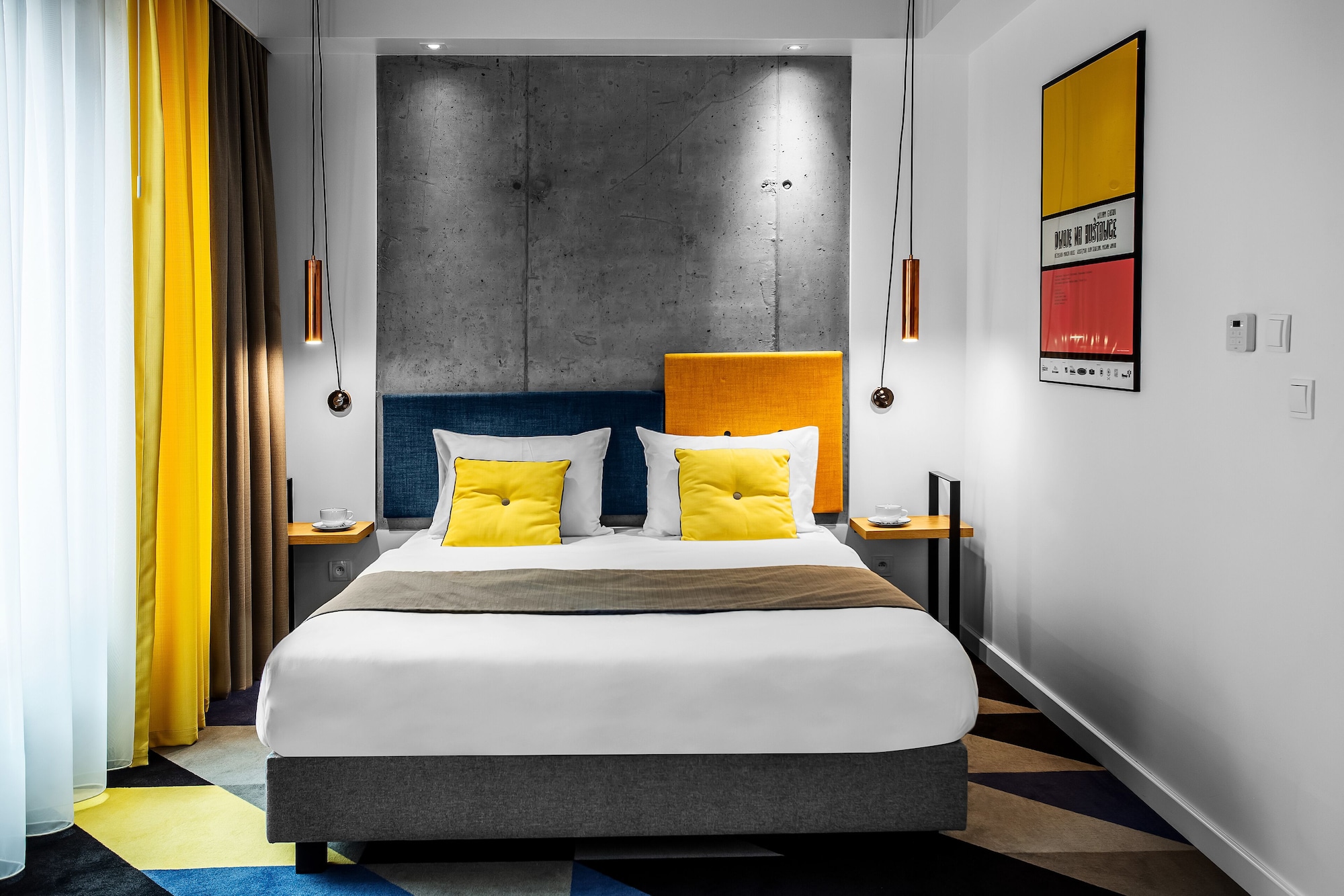 SUPERIOR, QUEEN BED