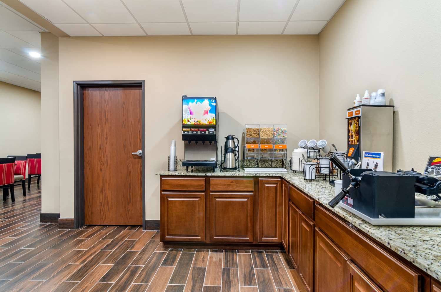 Comfort Inn & Suites Salina North 26/30