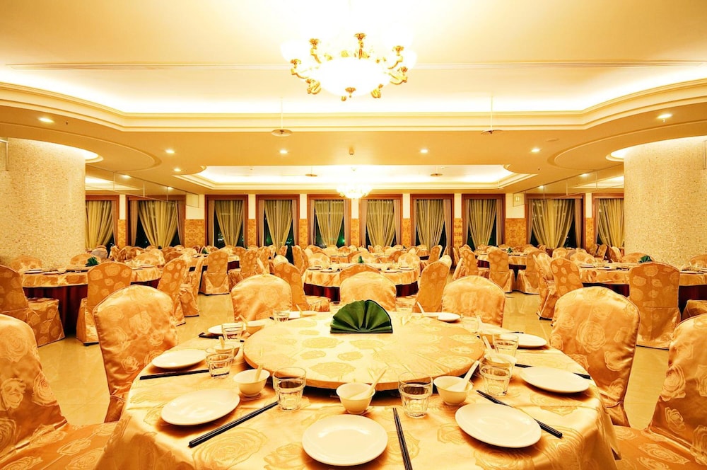 Yaling Hotel 32/40