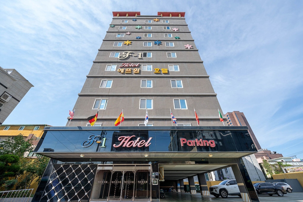 F1 Hotel 2/32