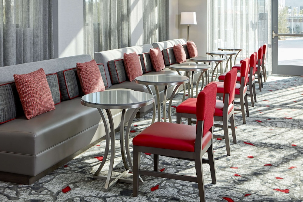 Hampton Inn Long Beach Airport 49/67