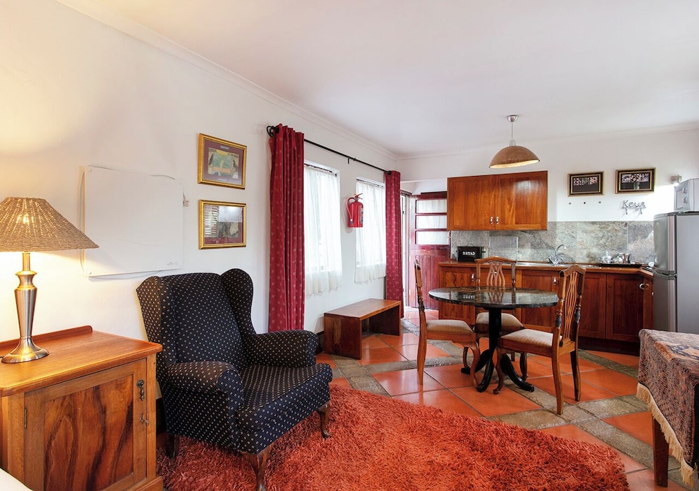 Bed And Breakfast In Waterkloof 30/50