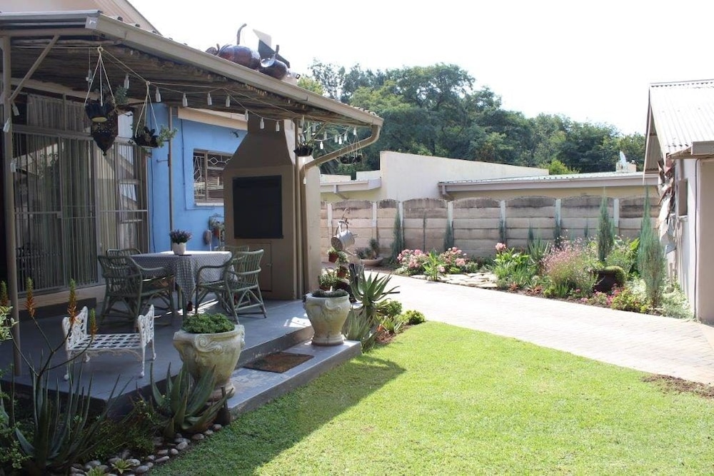 Mirabel Guesthouse 33/39