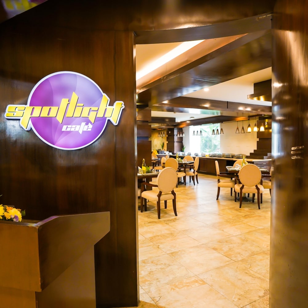 BloomSuites Electronics City (ex. Golden Tulip Hotel Bangalore Electronic City) 34/42