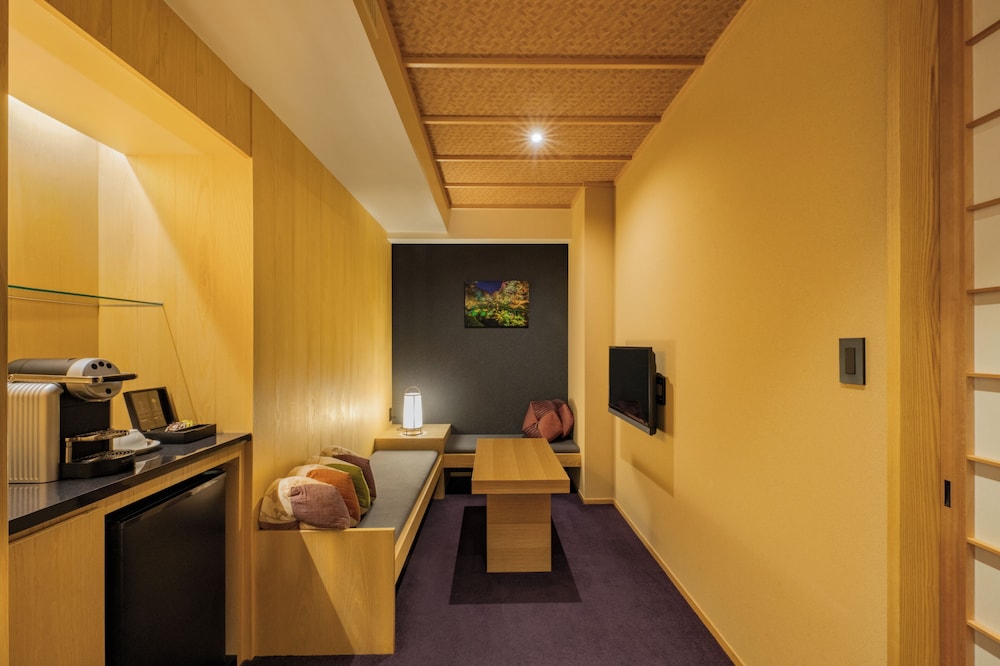 Nagi Kyoto Shijo 33/41