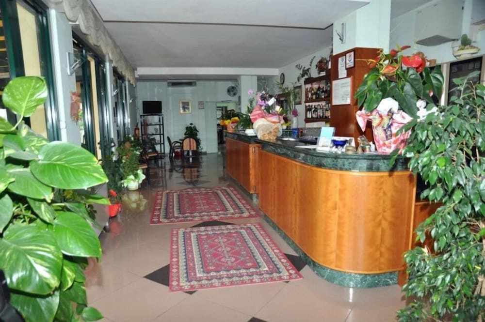Hotel Emilia 3/39