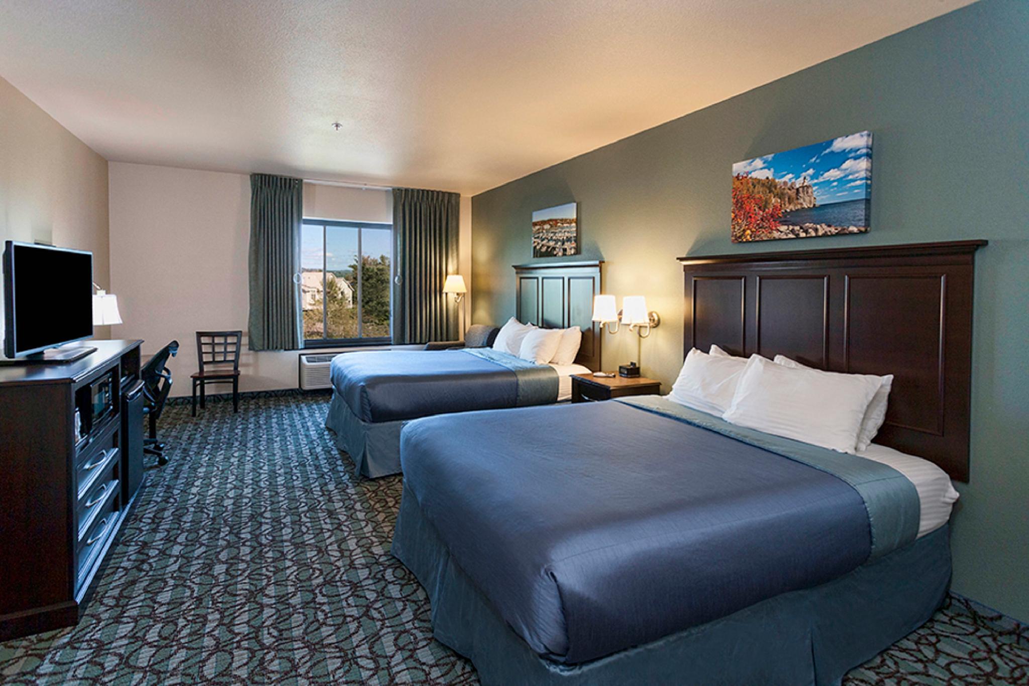 Room, 2 Queen Beds, Land View, Accessible
