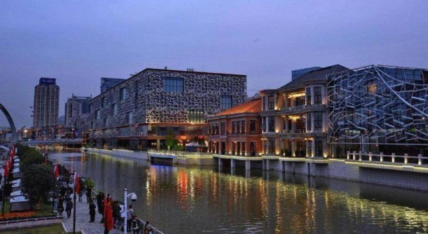 7 Days Inn Wuhan Dingziqiao Zhongnan Road Metro Station 41/43