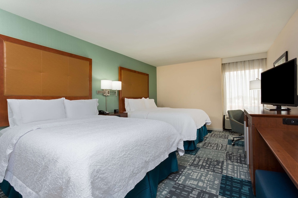 Hampton Inn Norcross 13/35