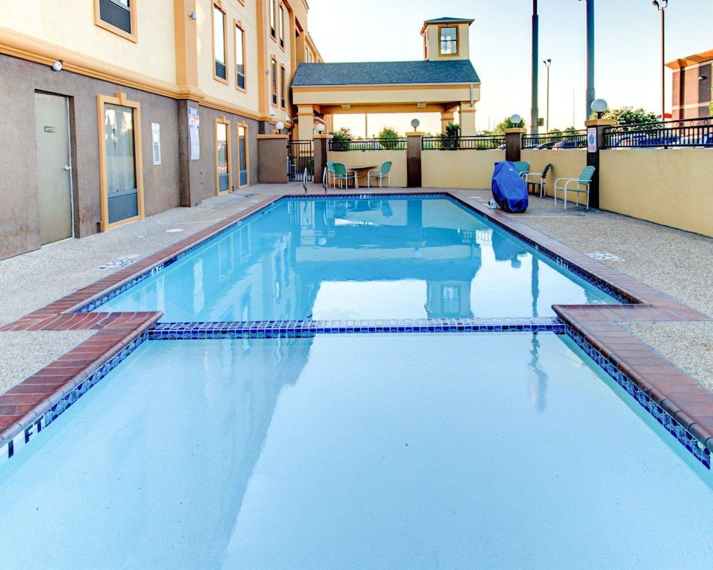 Comfort Inn Corsicana East 3/50