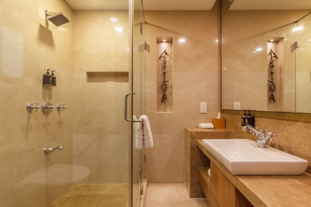 Hotel Le Sutra Hotel, Khar, Mumbai 56/60