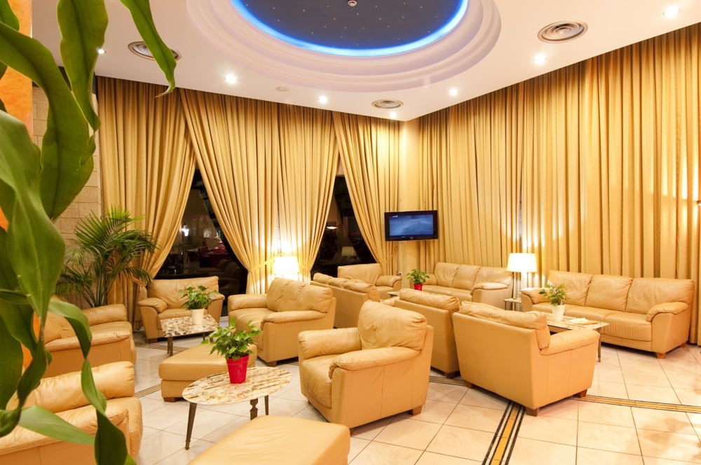 Alexandra Hotel 21/37