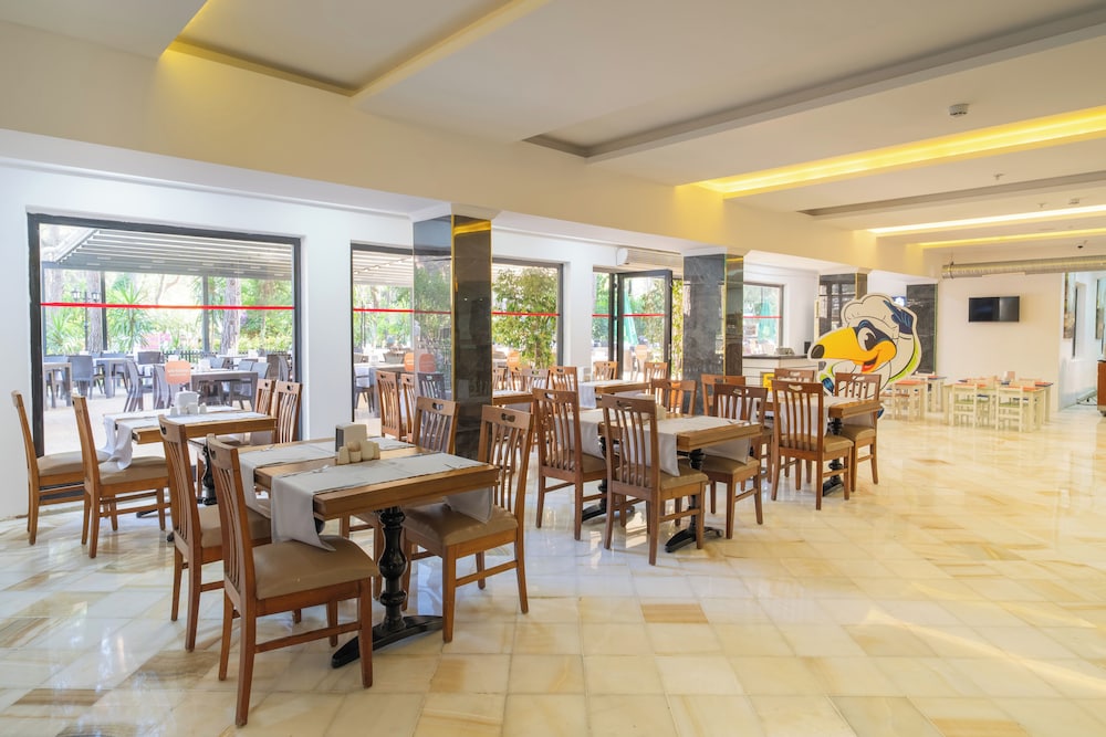 Pirates Park Resort 50/55