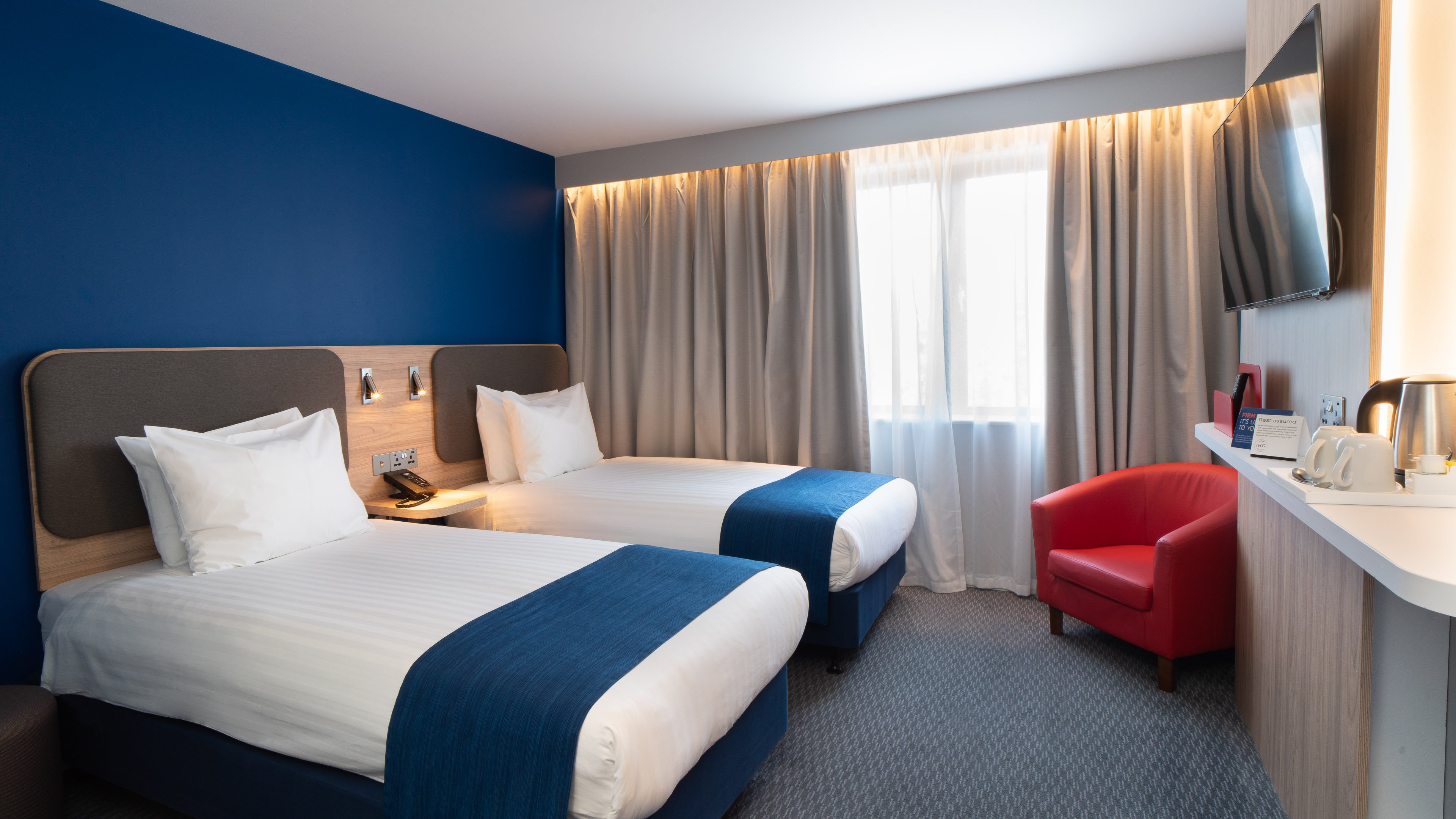 Holiday Inn Express Poole 14/50