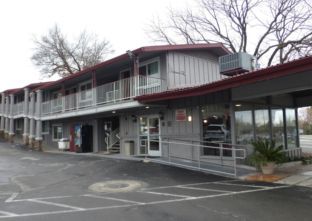 Red Roof Inn Redding (ex Ponderosa Inn) 1/26