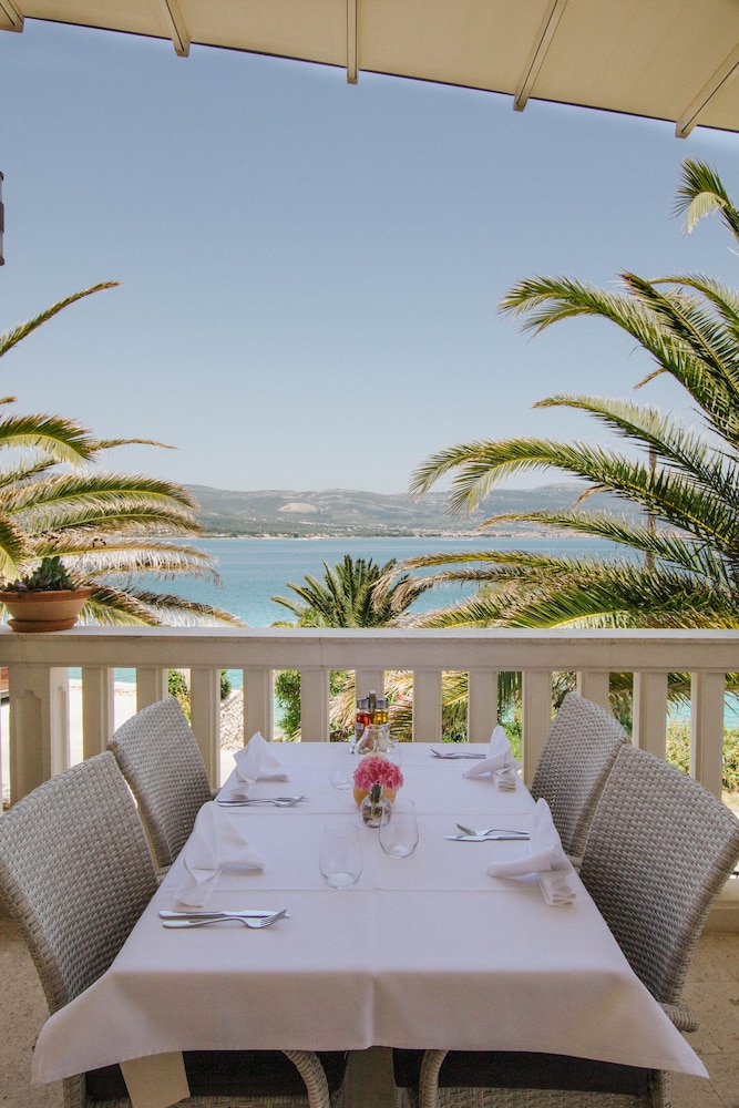 Hotel Vila Tina 37/50