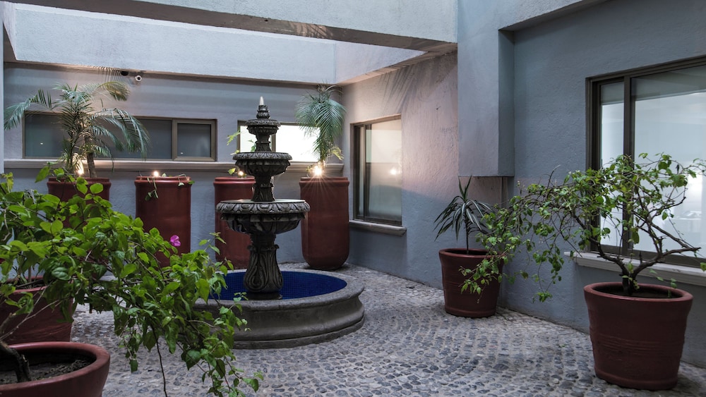 Holiday Inn Suites Mexico Zona Reforma An Ihg Hotel 34/50