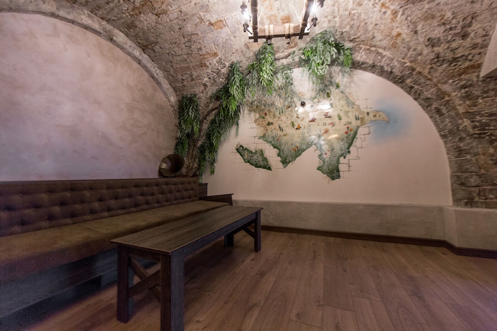Passage Boutique Hotel 67/78
