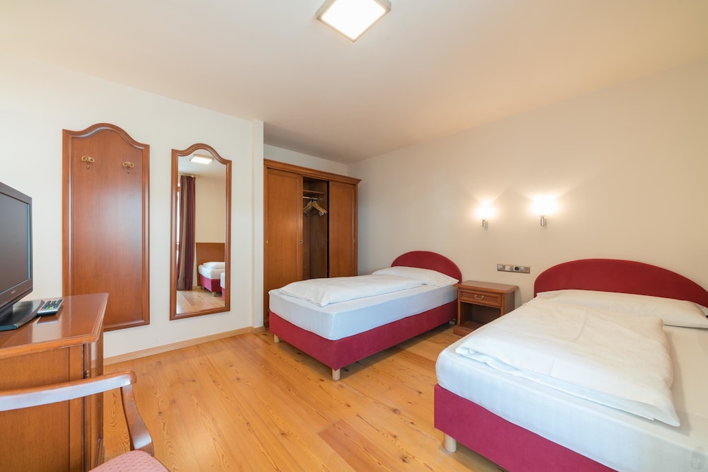 DELUXE, SUITE, 3 BEDS, MOUNTAIN VIEW