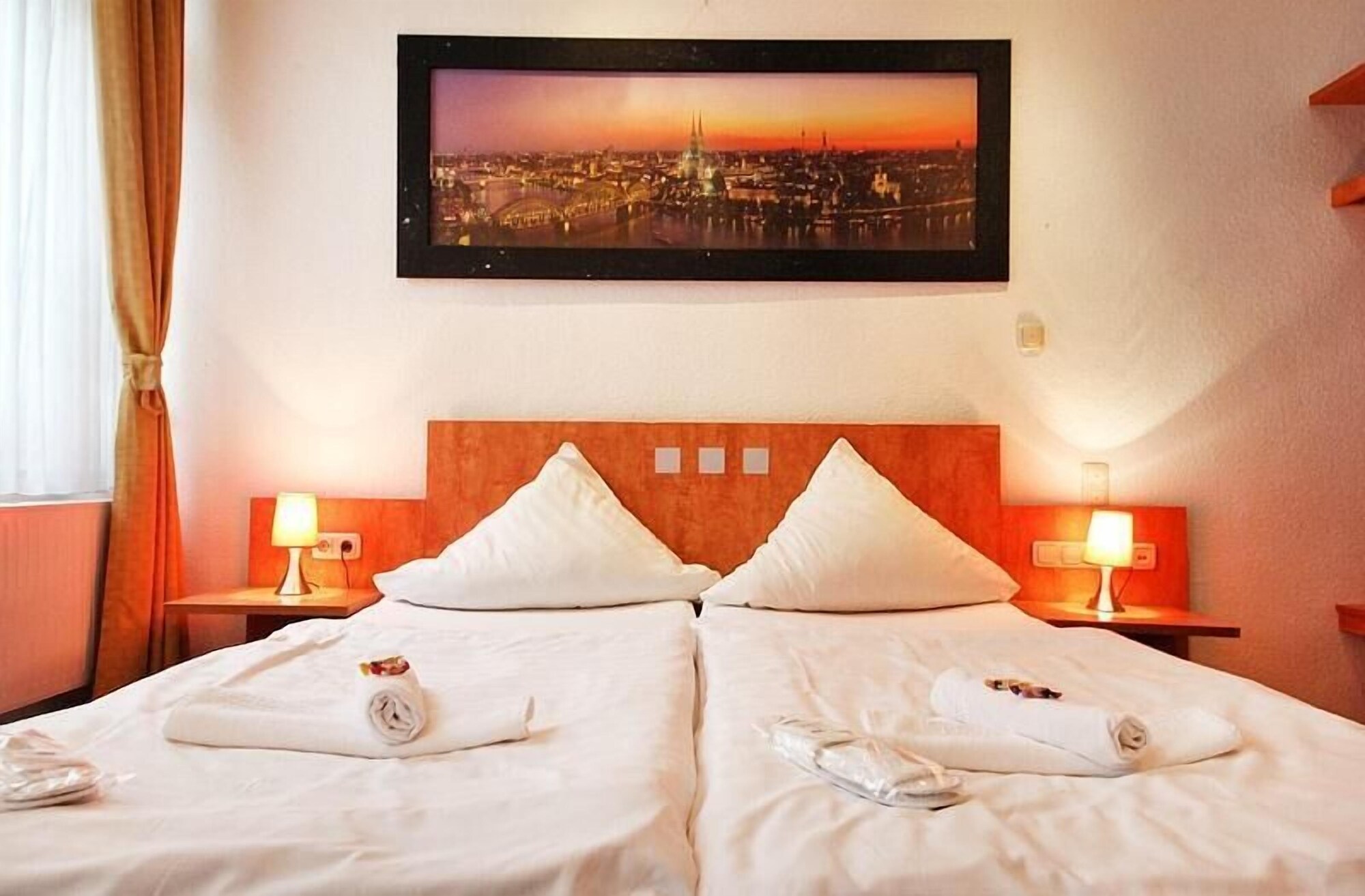STANDARD, KING BED