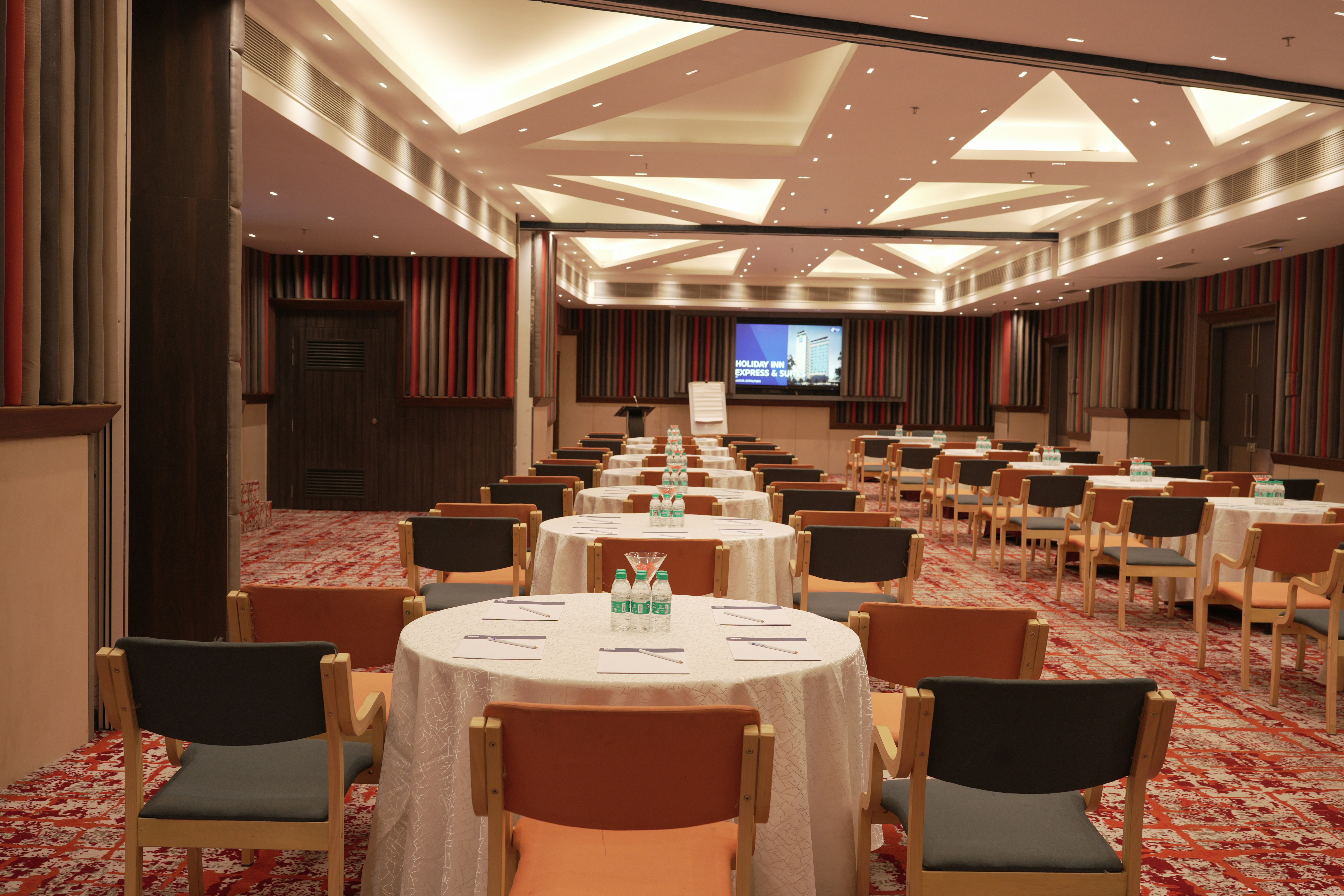 Holiday Inn Express and Suites Jaipur Gopalpura 32/43