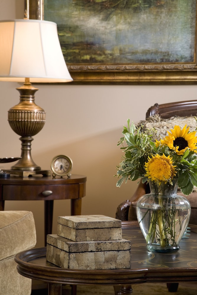 La Maison In Midtown An Urban Bed And Breakfast 36/47