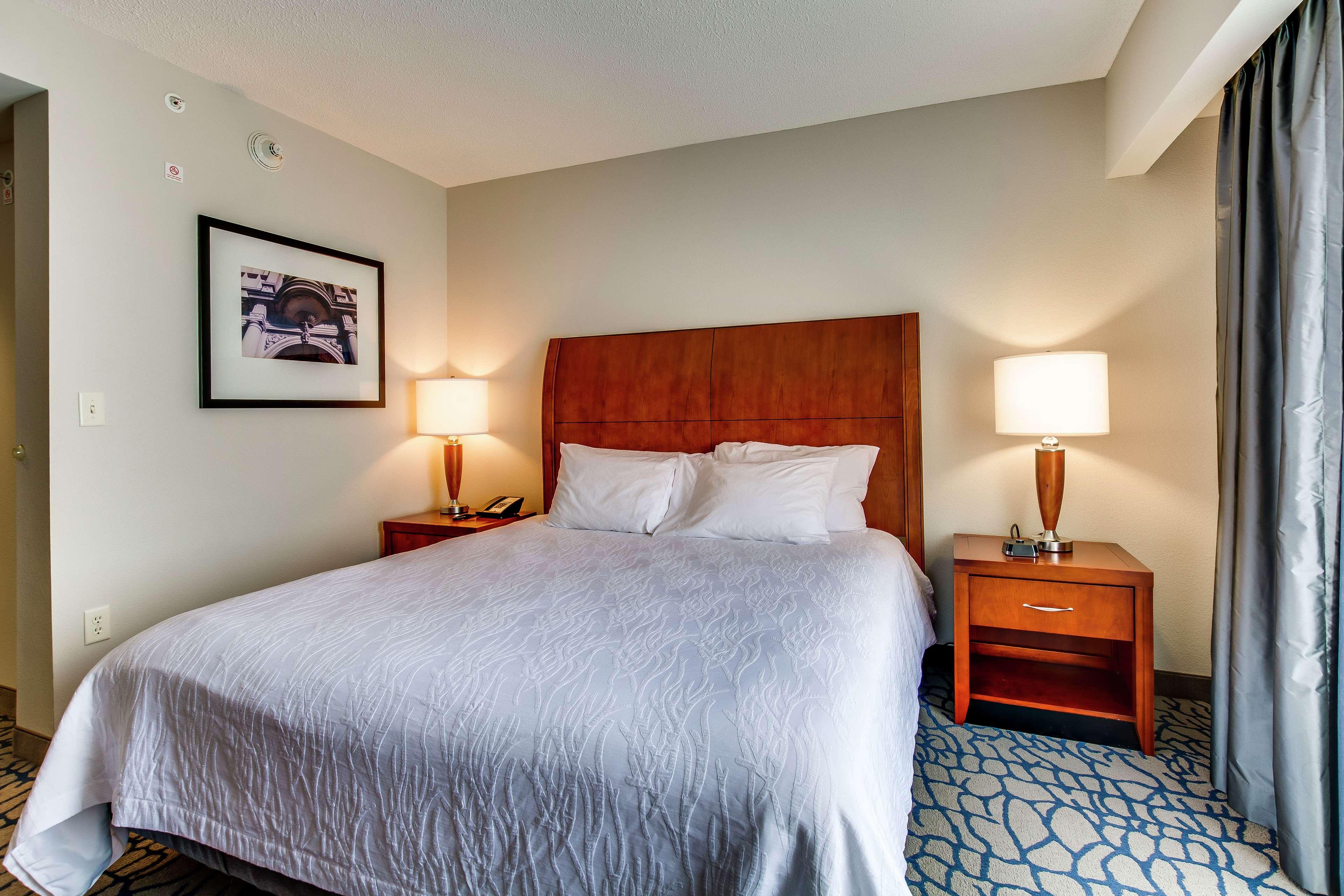 JUNIOR SUITE, KING BED, SOFA