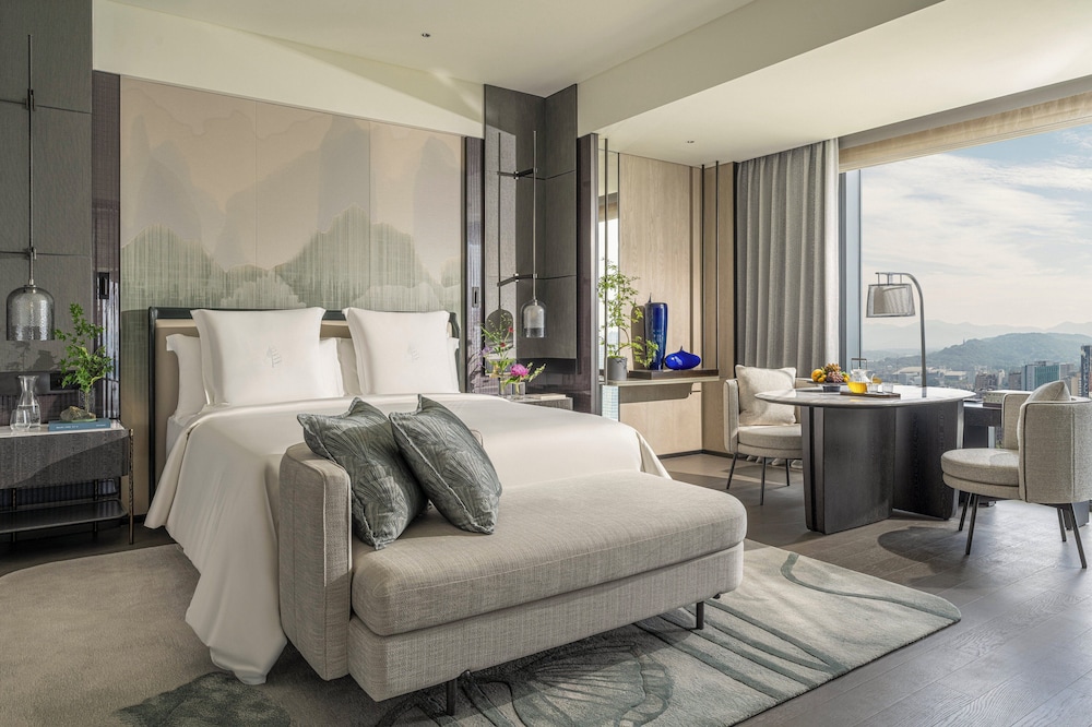 Four Seasons Hotel Hangzhou at Hangzhou Centre 23/55