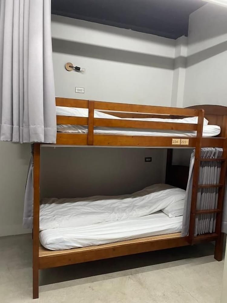 DAN Hostel 5/32