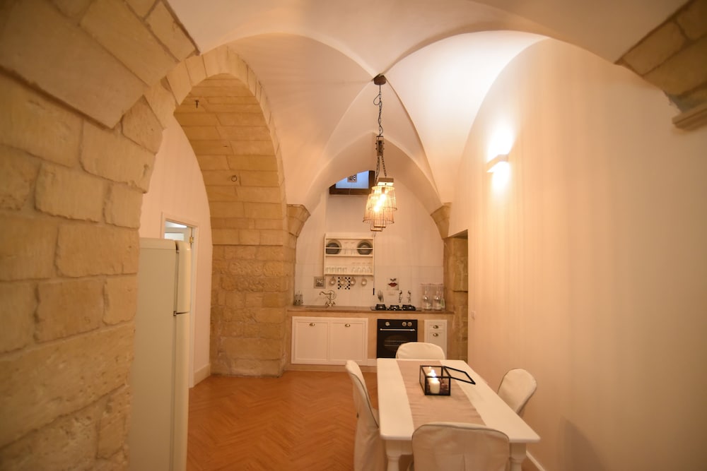Cadelli Luxury Suite 21/48