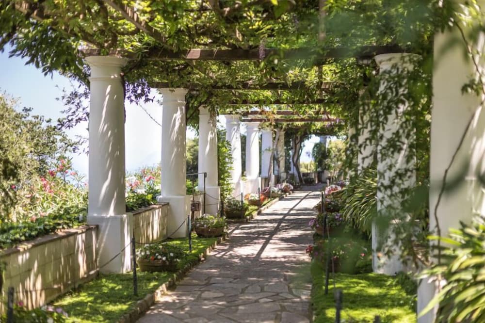 Relais Villa Anna 37/46