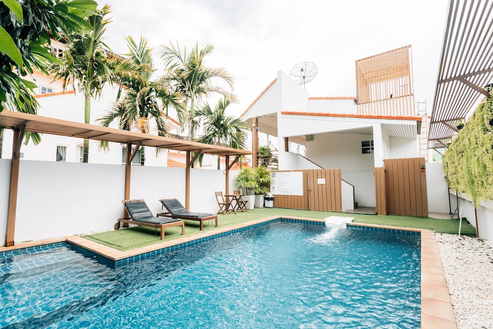 Talay Hotel & Villa 47/50