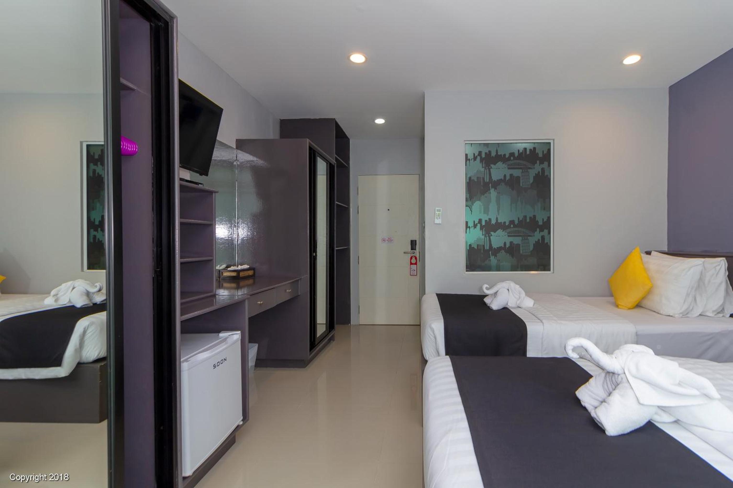 Superior, King Bed, MODERN LIVING HOTEL 7/10