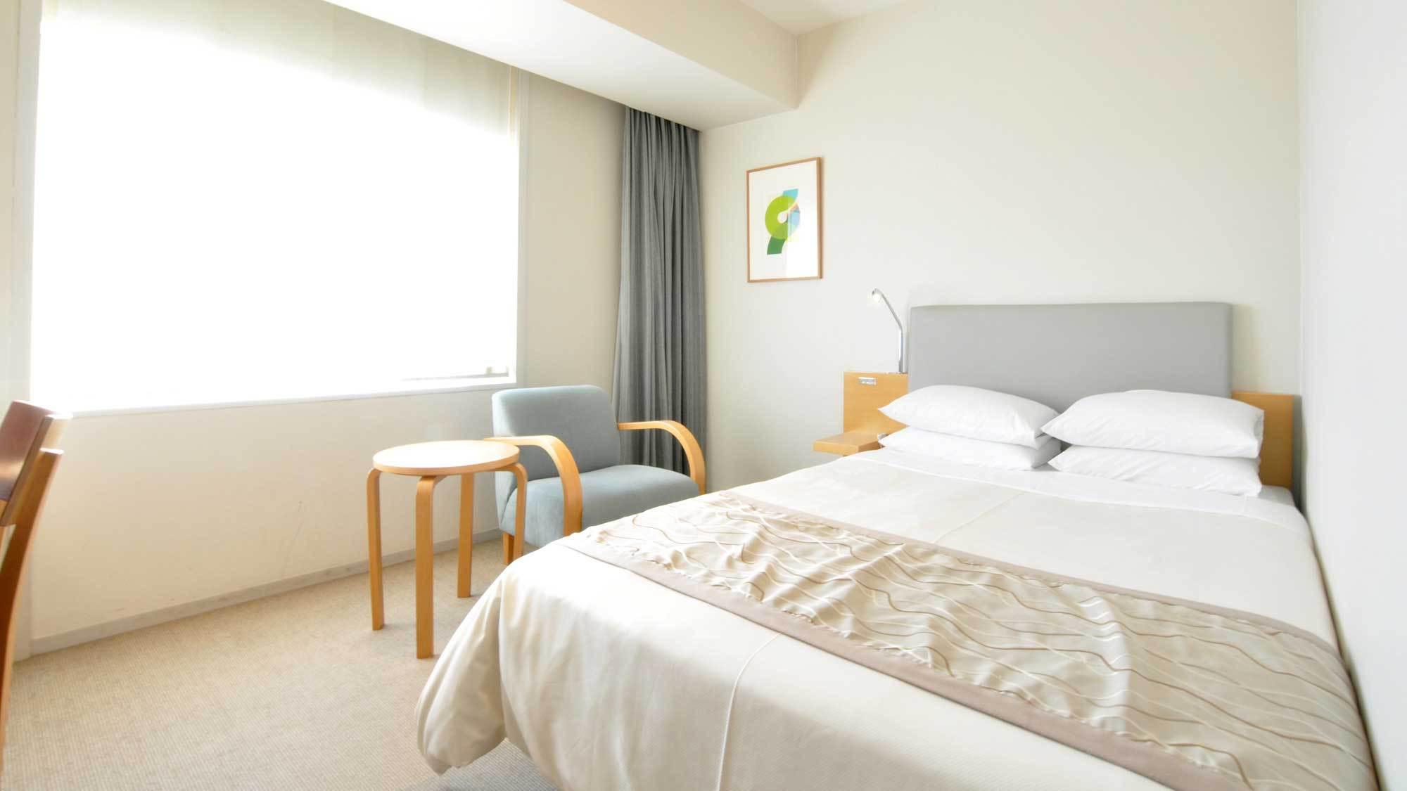 Room, Semi Double Bed, Bridge View