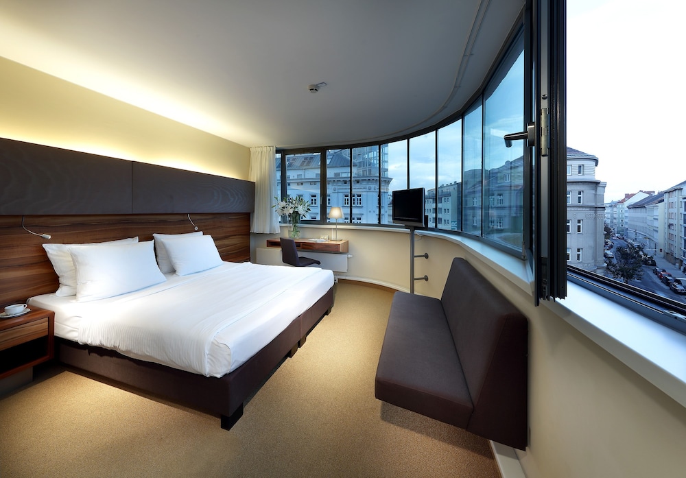Eurostars Embassy 14/55