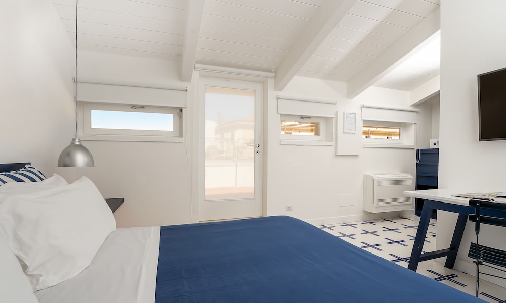 ROOM, ATTIC