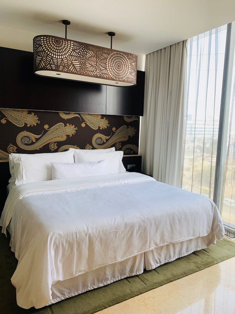 The Westin Gurgaon New Delhi 23/60