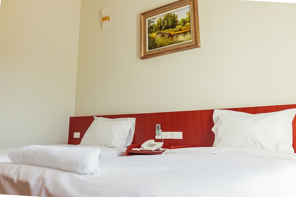 Douangpraseuth Hotel 20/67
