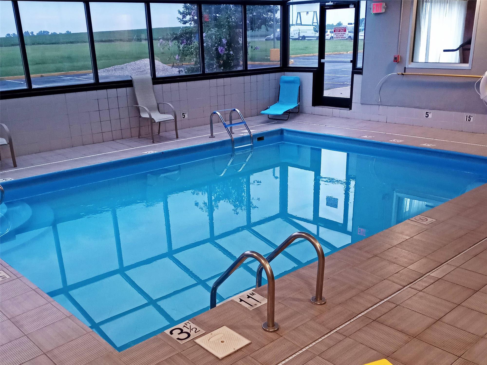 Clarion Pointe Evansville North 16/35