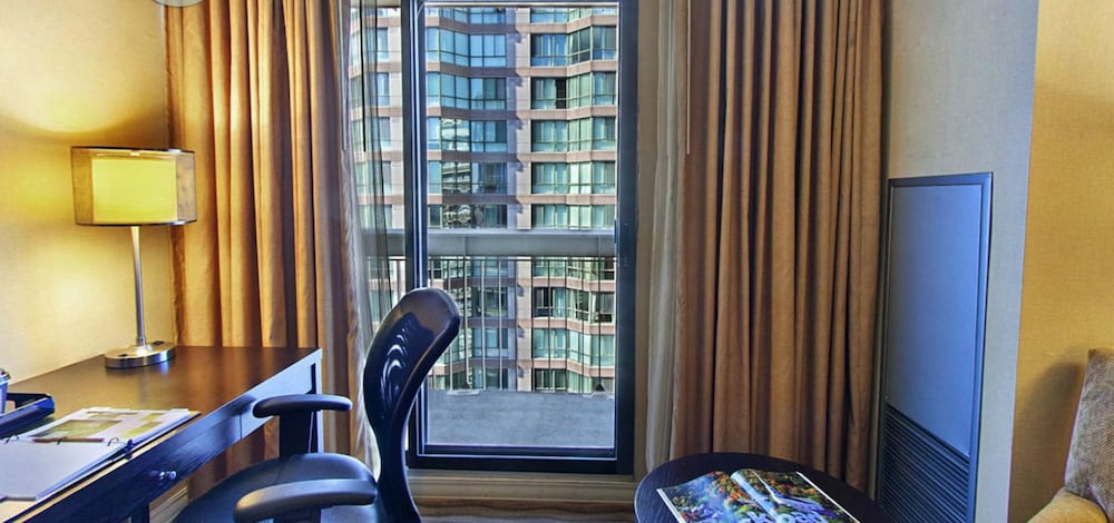 Chelsea Hotel Toronto 46/87