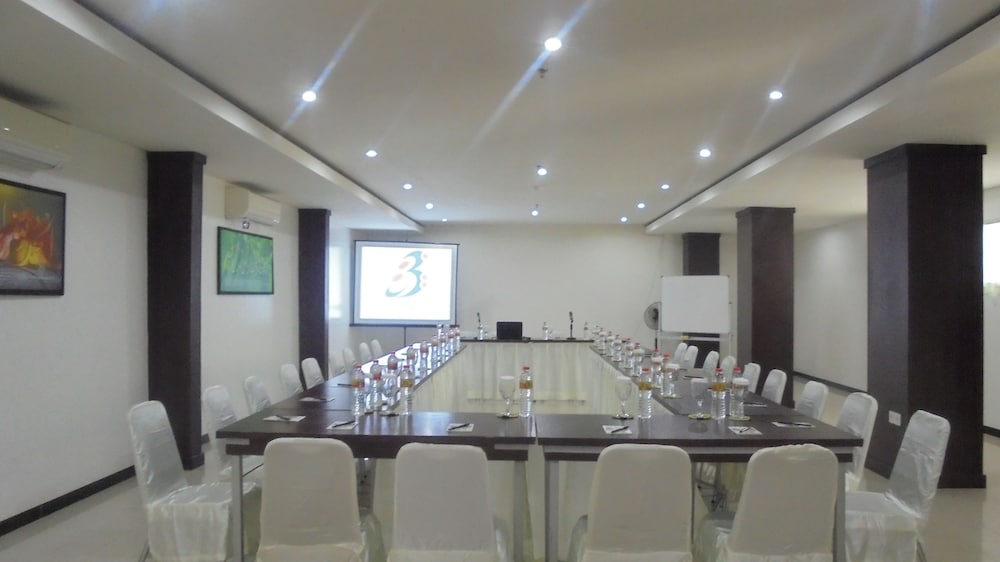 The Kanjeng Suites Kuta Galeria - Bali 42/56