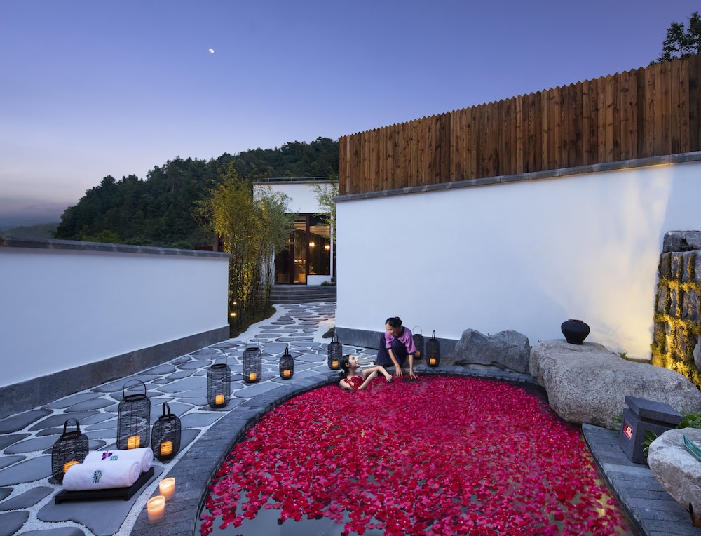 Banyan Tree Tengchong 14/81