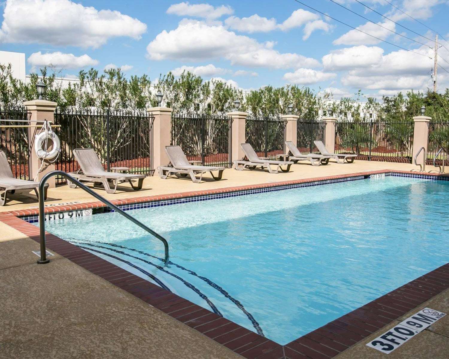 Restwell Inn Suites Houston 21/45
