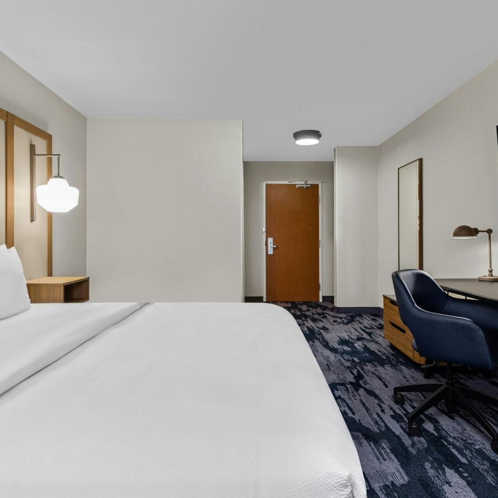 غرفة بسرير كينج بحوض استحمام لذوي الإعاقة، Fairfield Inn and Suites Billings 5/10
