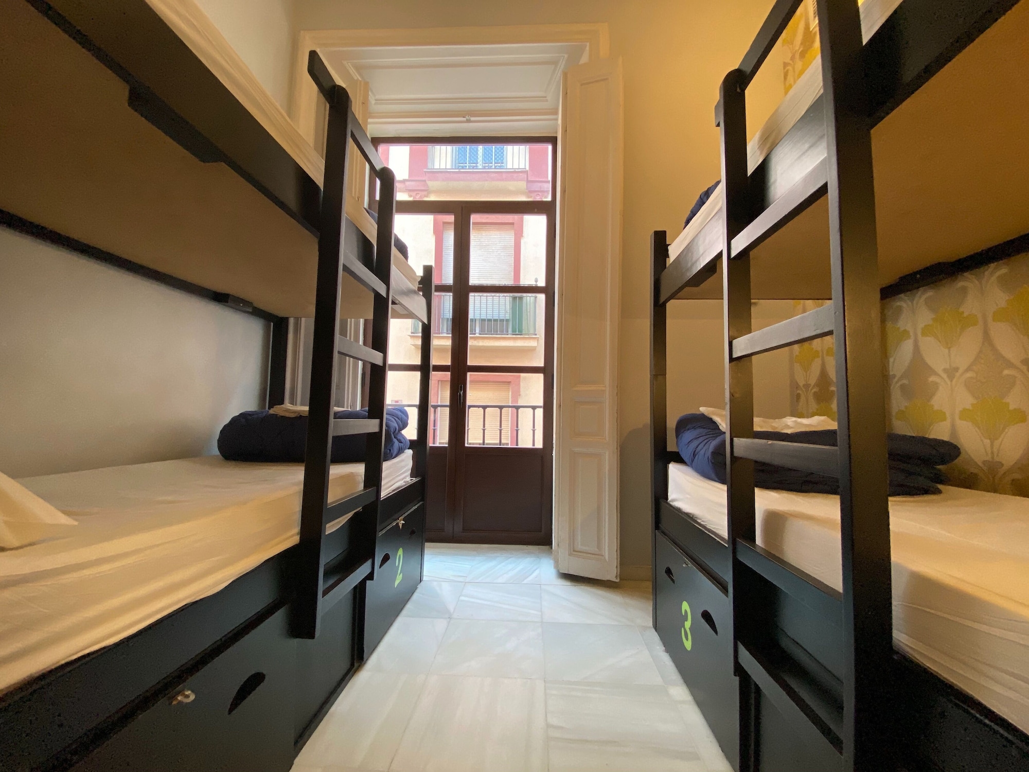 Mixed Dorm, 4 People